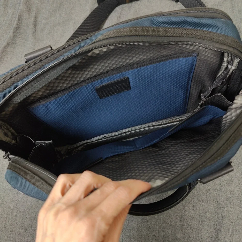 Tumi alpha bravo
